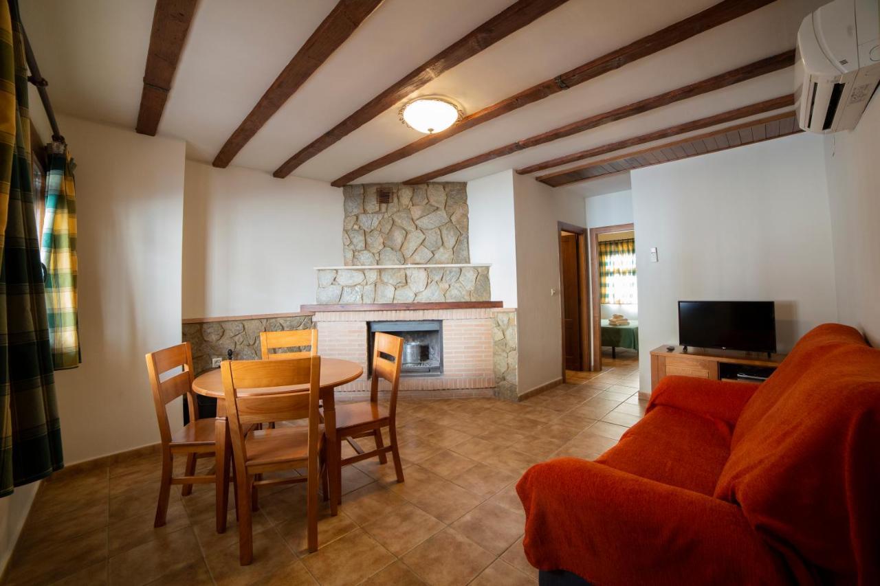 Apartamentos Berrocal アルカラ・デル・フカル エクステリア 写真